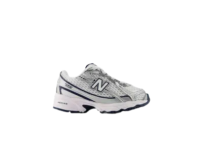New Balance Zapatilla Niño New Balance 740 Silver