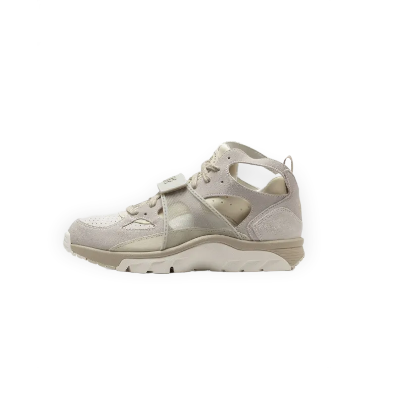 Nike AIR TRAINER HUARACHE "Sail and Light Khaki"