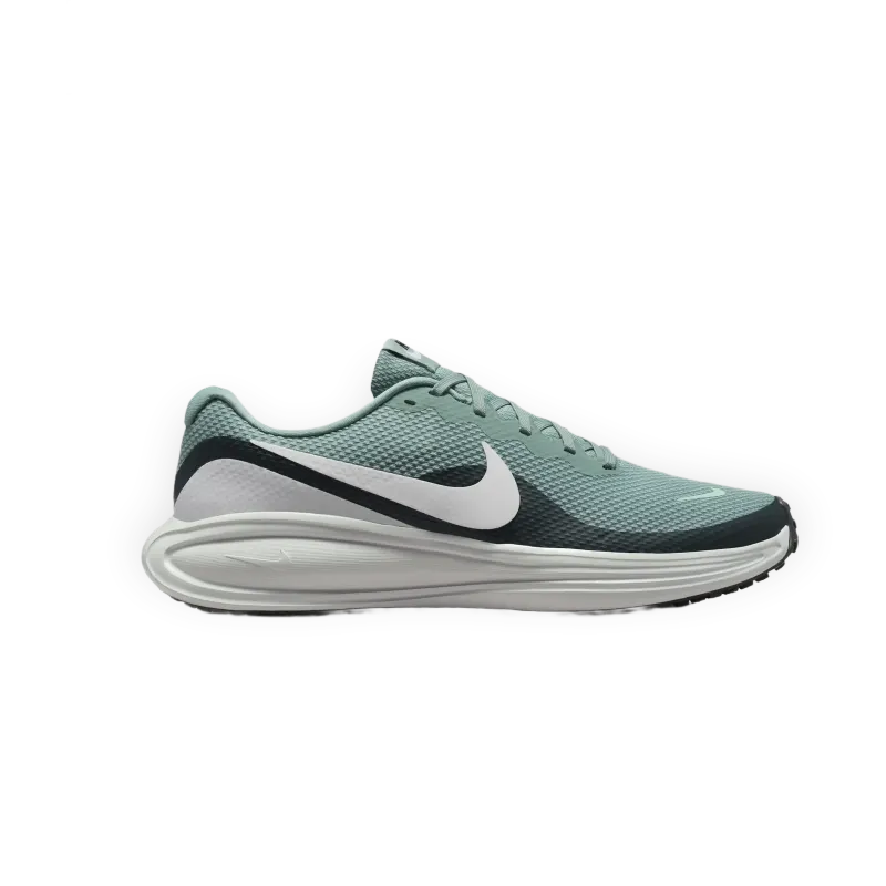 Nike Revolution 8