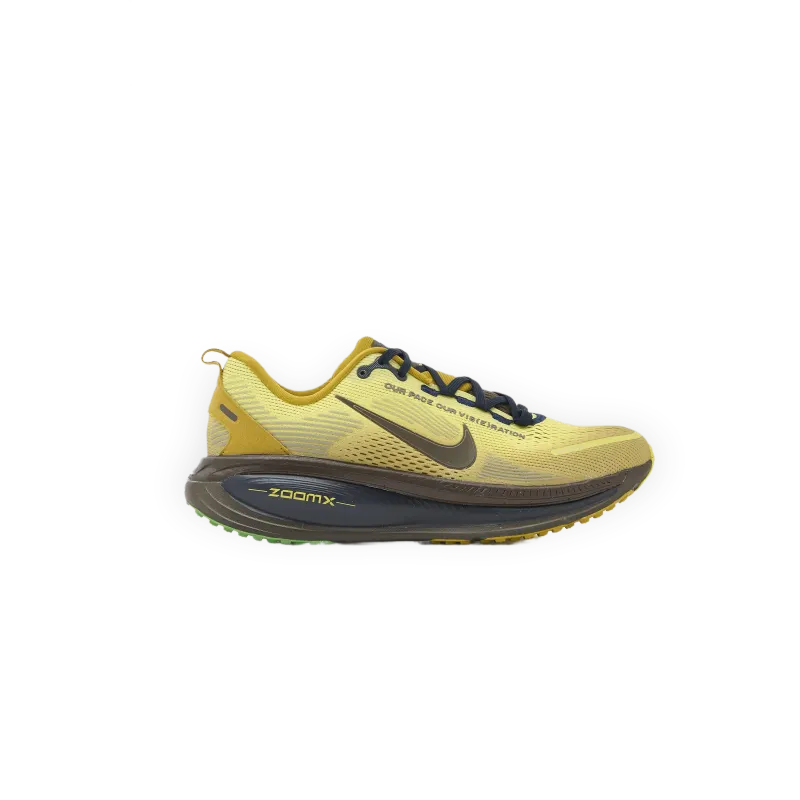 Nike Women's Vomero 18 SE