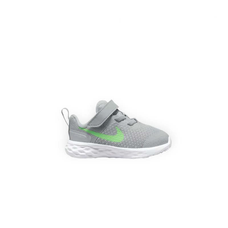 Nike Revolution 6