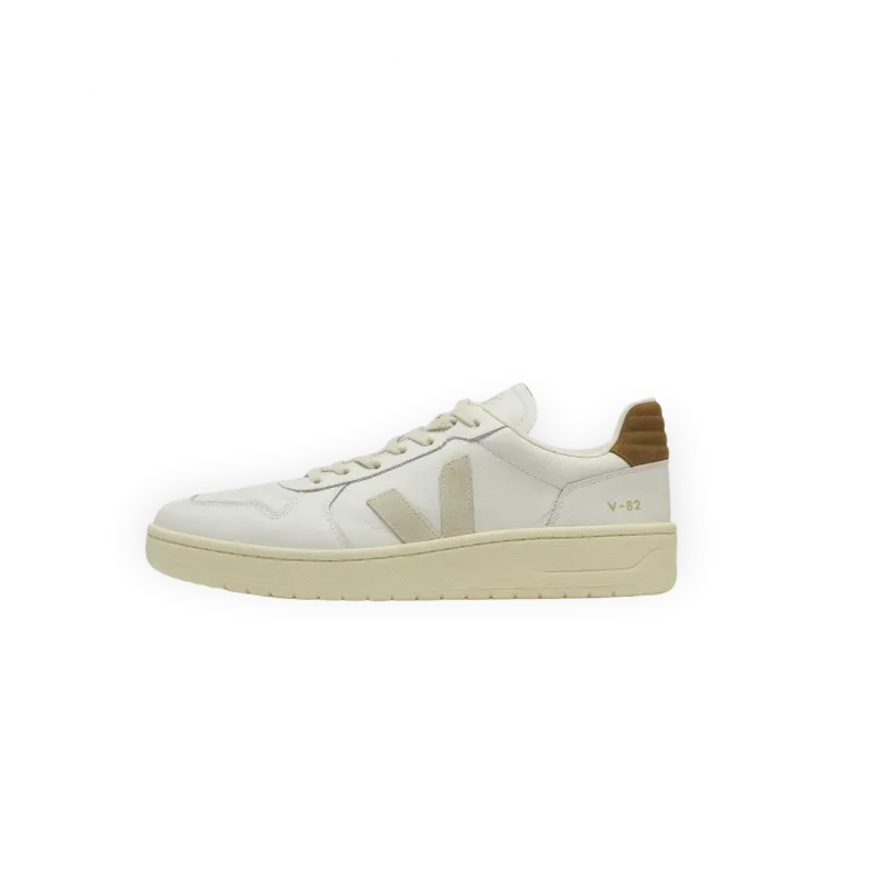 Veja V-82 II Leather