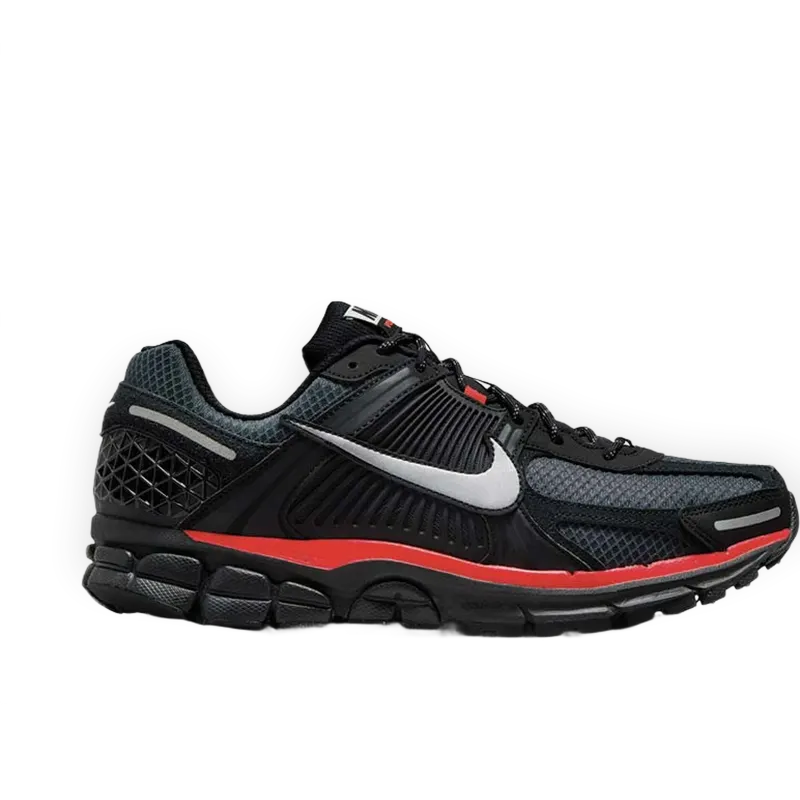 Nike Zoom Vomero 5 "Bred"