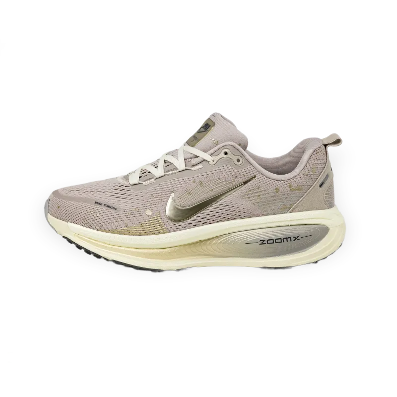 Nike Wmns Vomero 18 SE