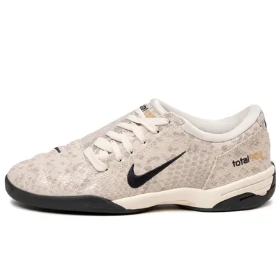Nike Wmns Total 90 SE