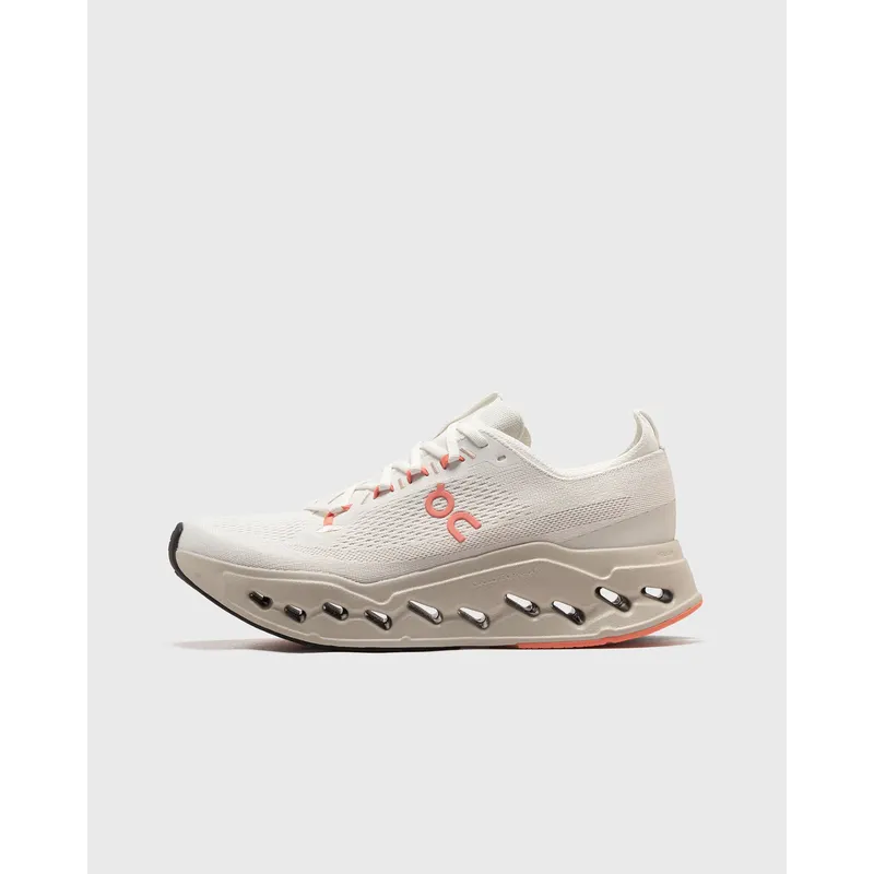 On WMNS Cloudsurfer Max
